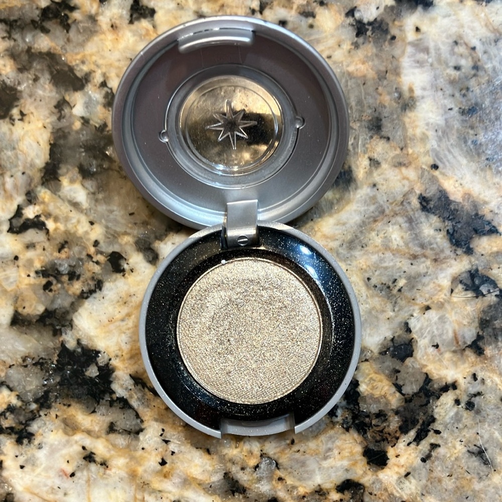 Urban decay Maui Wowie